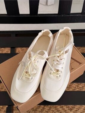 Women's Cream Satin-Lace Casual Sneakers